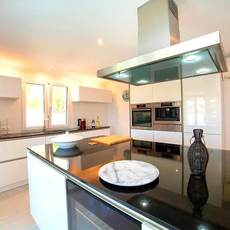 Villa Mandalea *