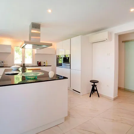 Villa Mandalea *